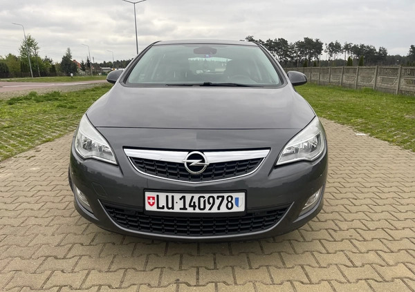 Opel Astra cena 30800 przebieg: 173000, rok produkcji 2012 z Radom małe 172